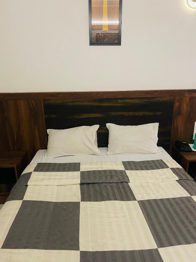 Hotel Sai Ssl Ширди Экстерьер фото